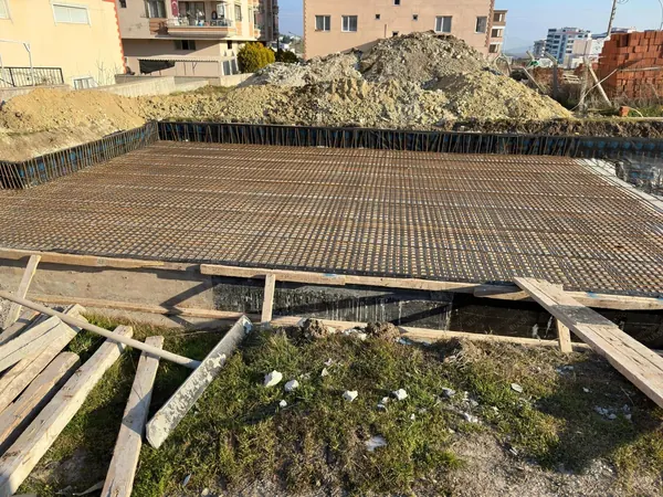 İzmir'de Arsa Üzerine Apartman Yapmak: 2026 Maliyet Rehberi