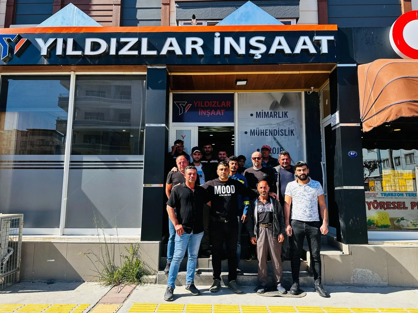 Yıldızlar İnşaat ekibi